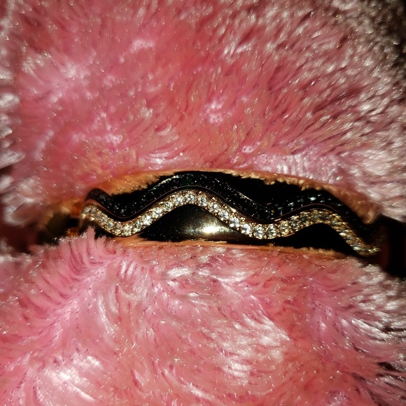 Beautiful Swarovski Bangle Final Price - Picture 7 of 8